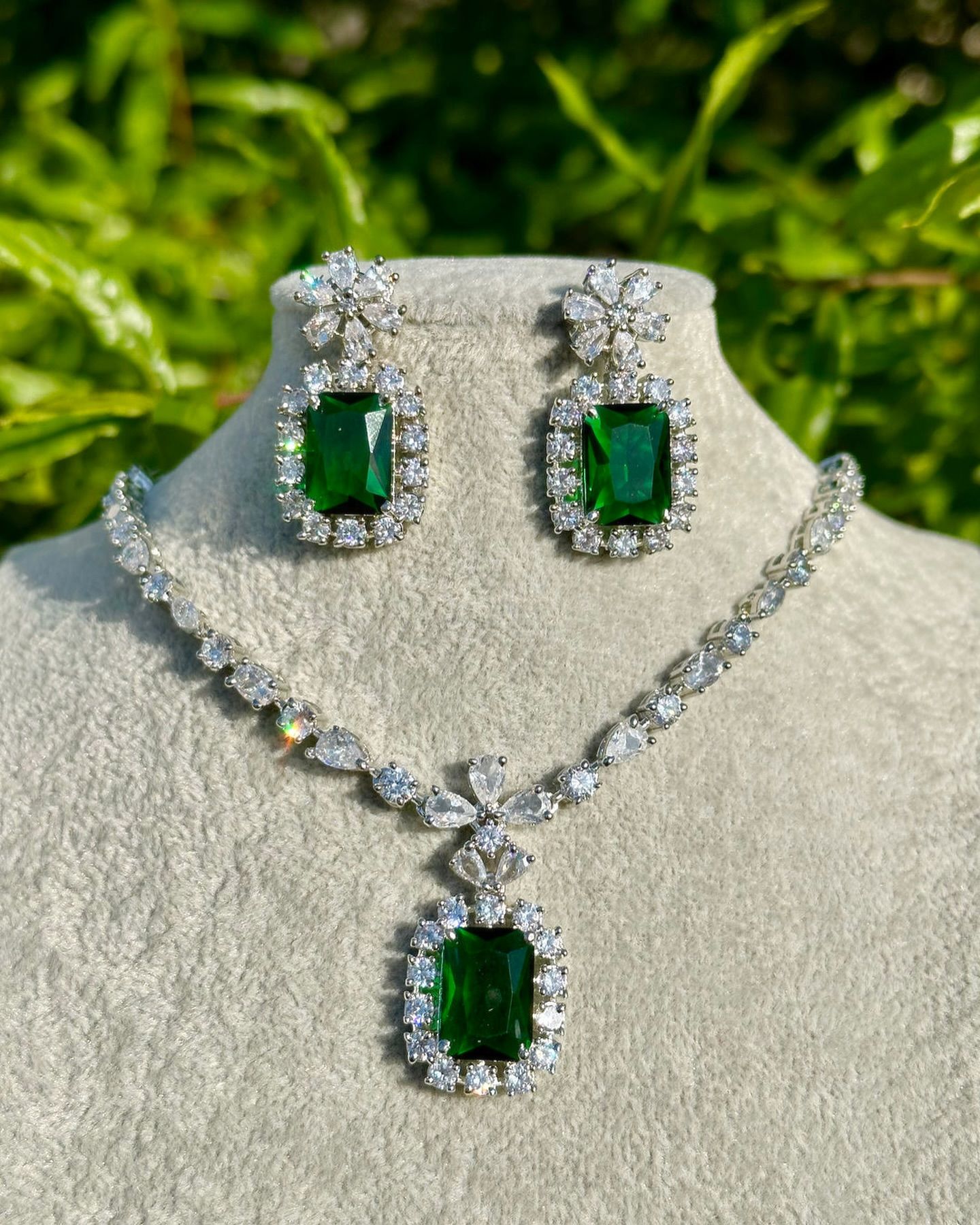 Emerald Necklace and Earings